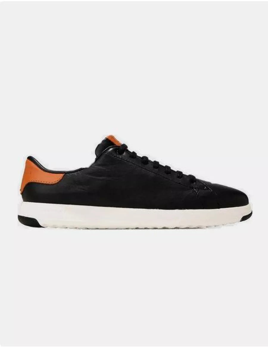 SPORTS SHOES