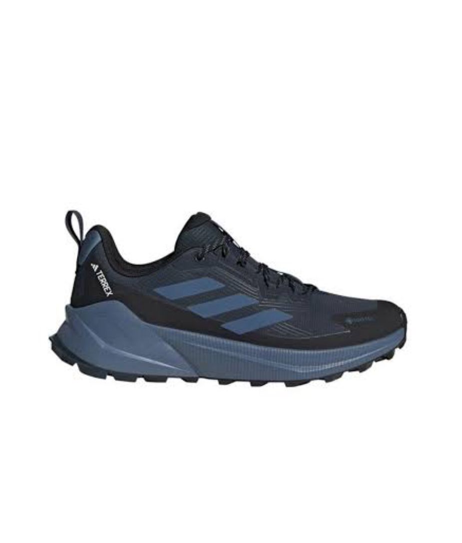 SPORTS SHOES