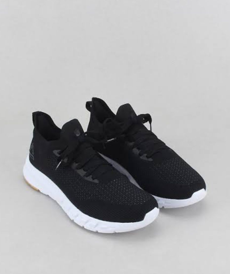 sports shoes