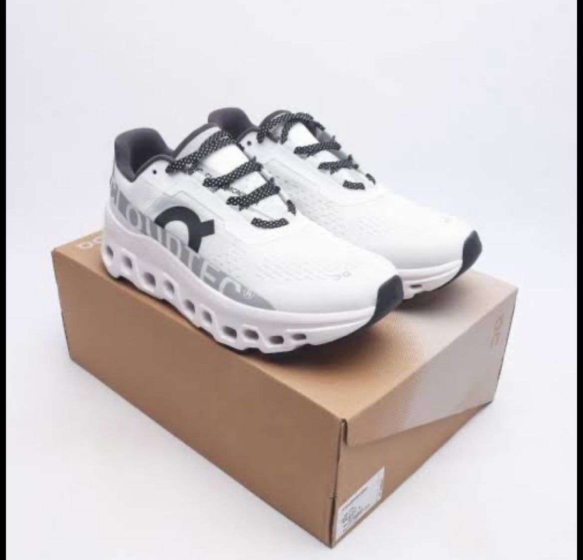 SPORTS SHOES